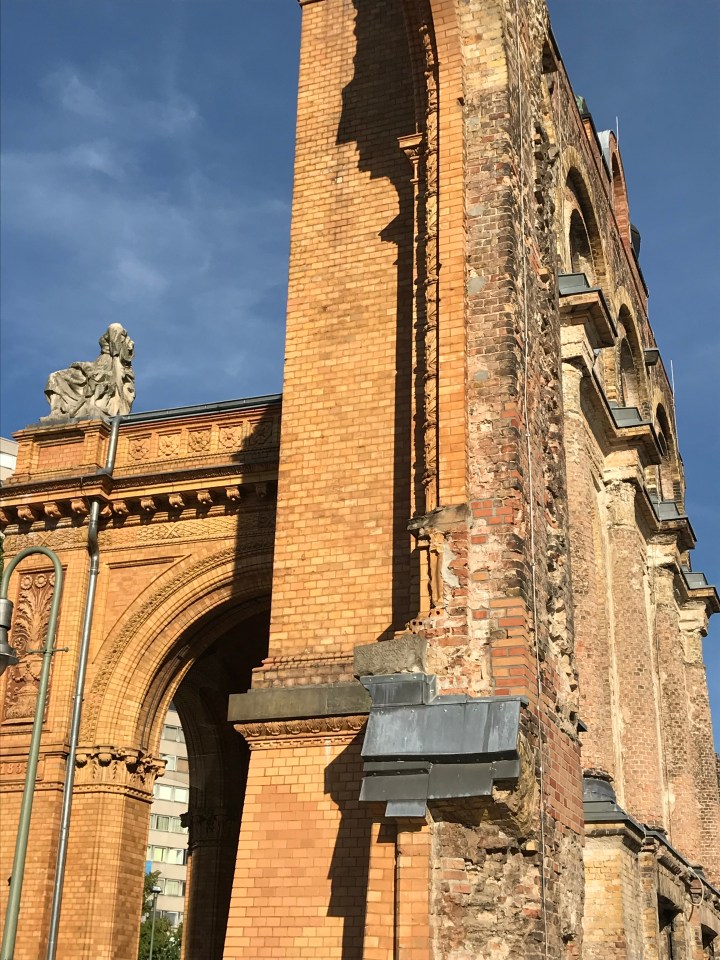 51E12D9A-50B2-41E3-A909-1D735CD6B170